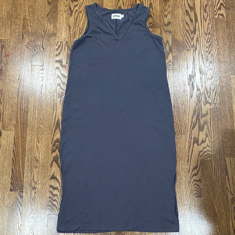 Pact organic cotton midi dress with side skits, size M. Excellent condition